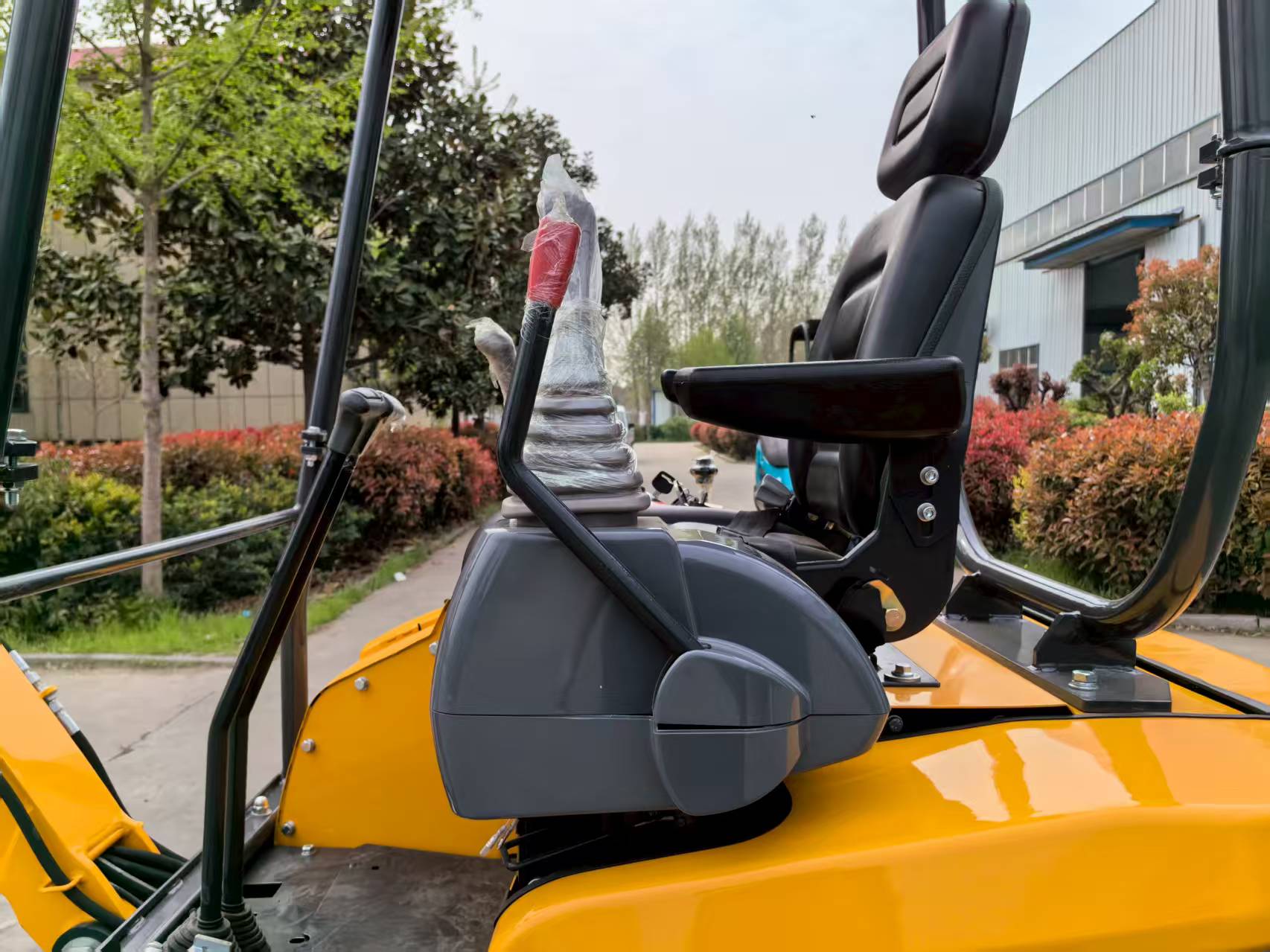 2トン級テールレス小型掘削機、EPAエンジン搭載、中国製カス - Urban Farming Usa のレビューと価格